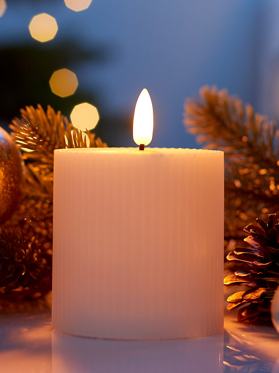 

Светодиодная свеча восковая, Белый