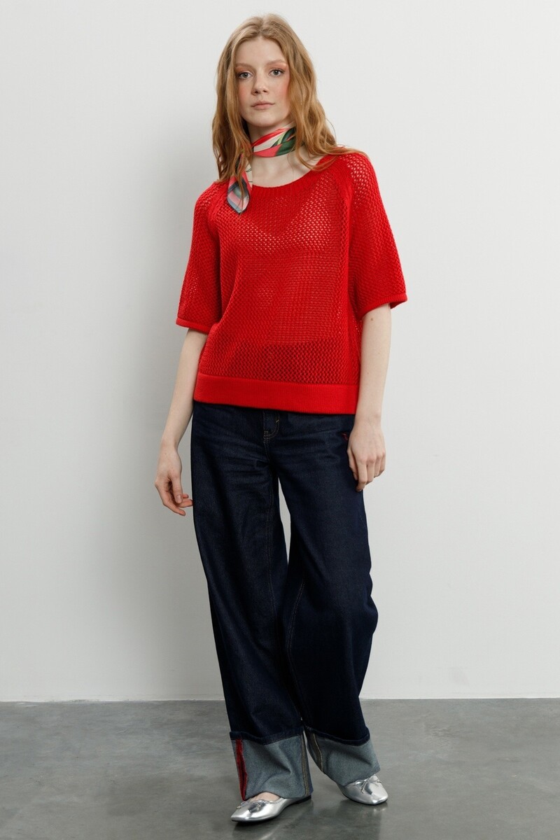 

Джемпер, Красный