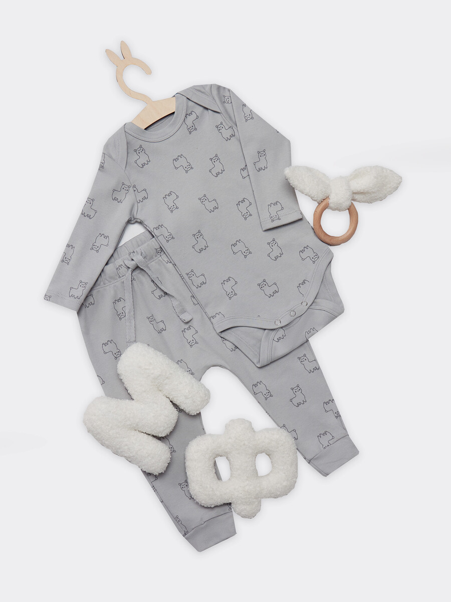 

Комплект детский (боди, ползунки), Серый;альпаки на сером