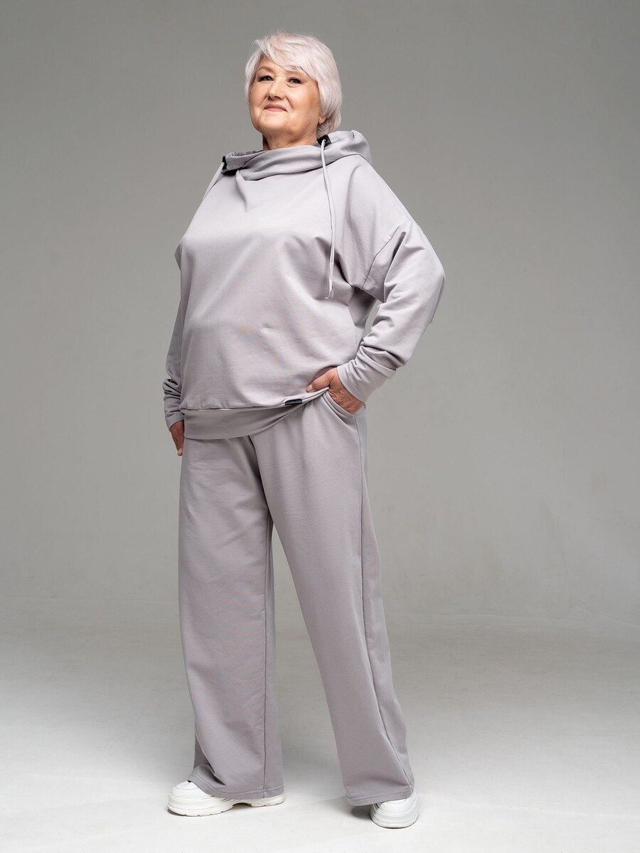 

Костюм, Серый