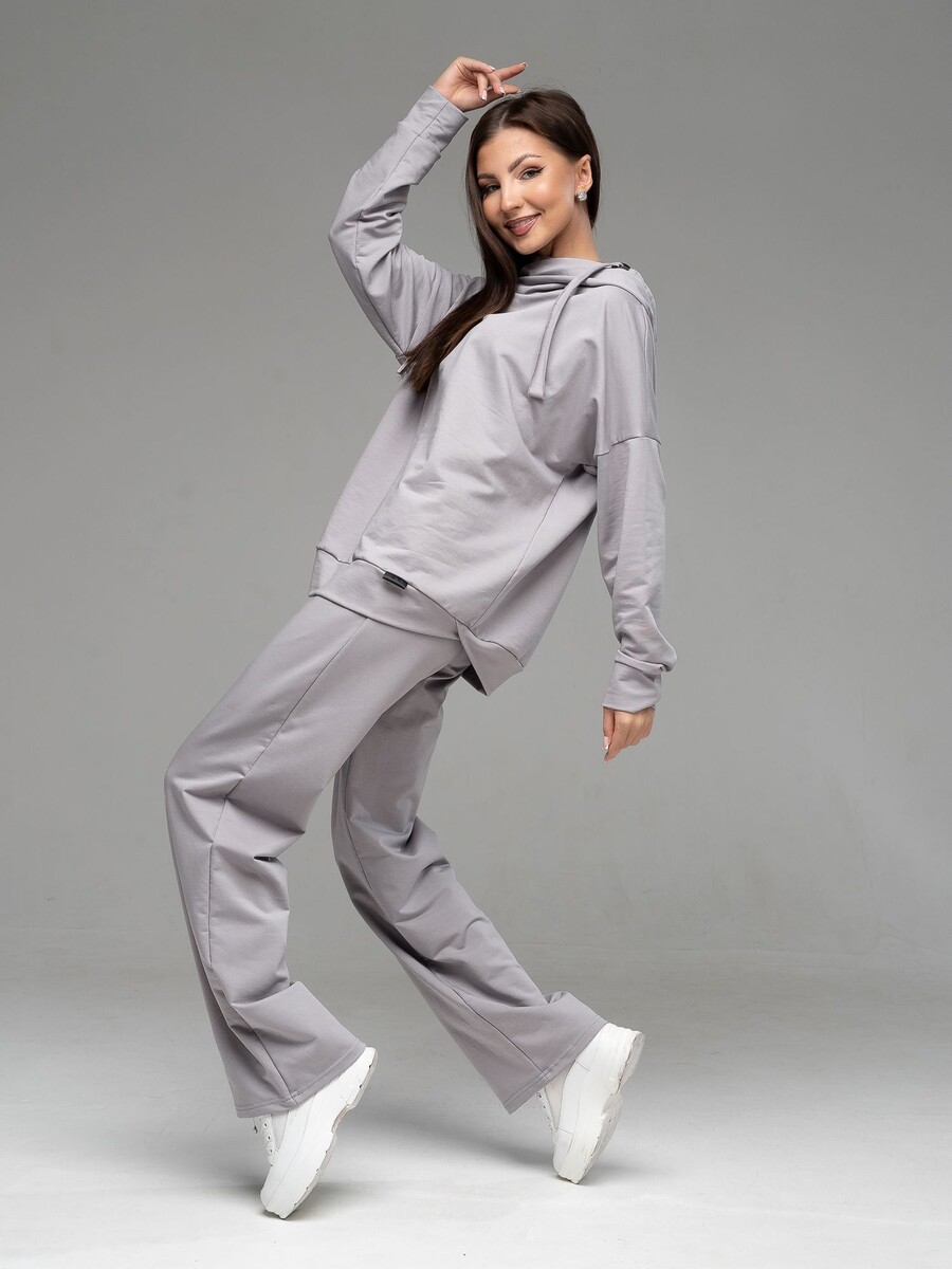 

Костюм, Серый