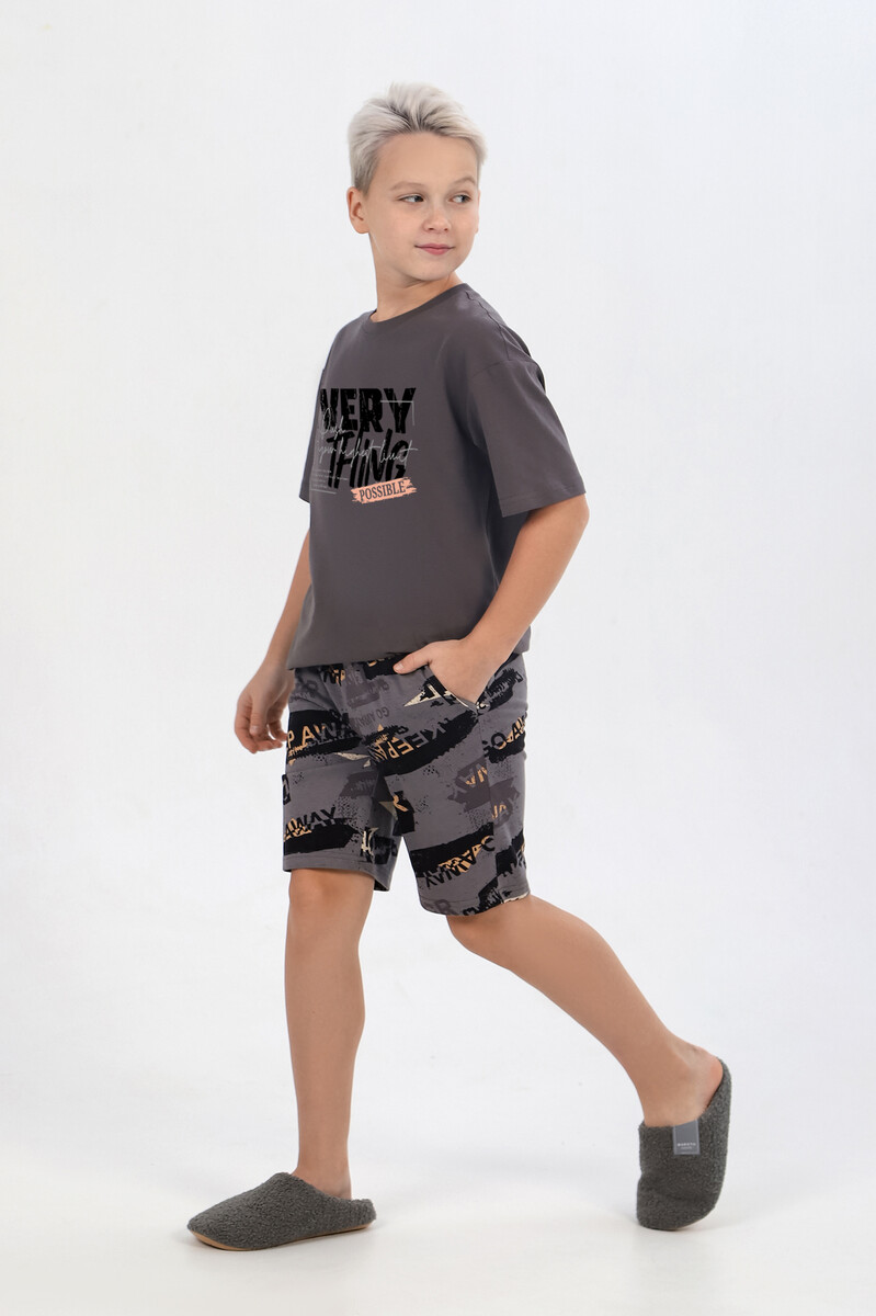 

Костюм, Серый