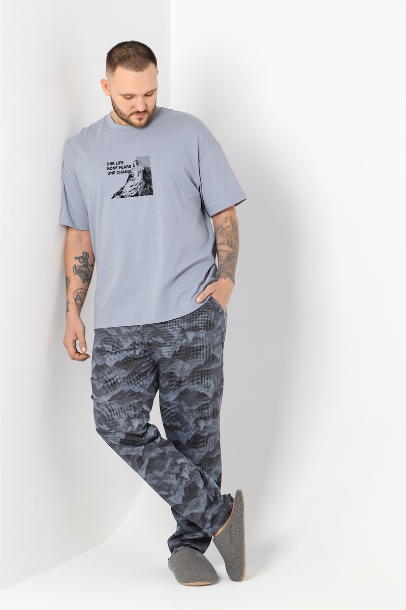 

Костюм, Серый