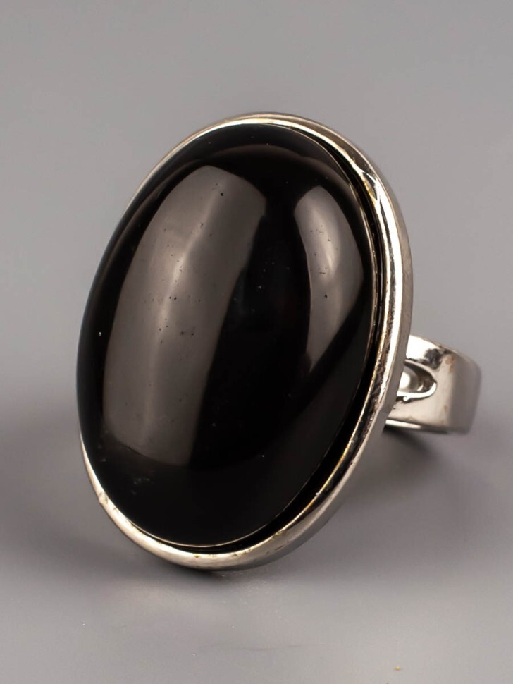 

Кольцо, Черный