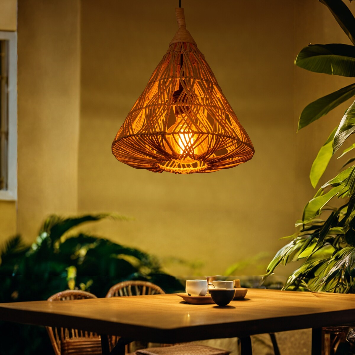 

Светильник потолочный из ротанга