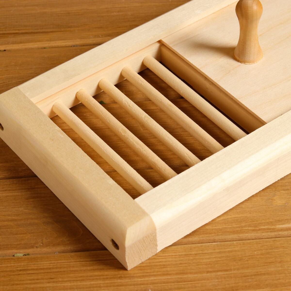 

Крышка вентиляции, 30×17 см, липа, с задвижкой,