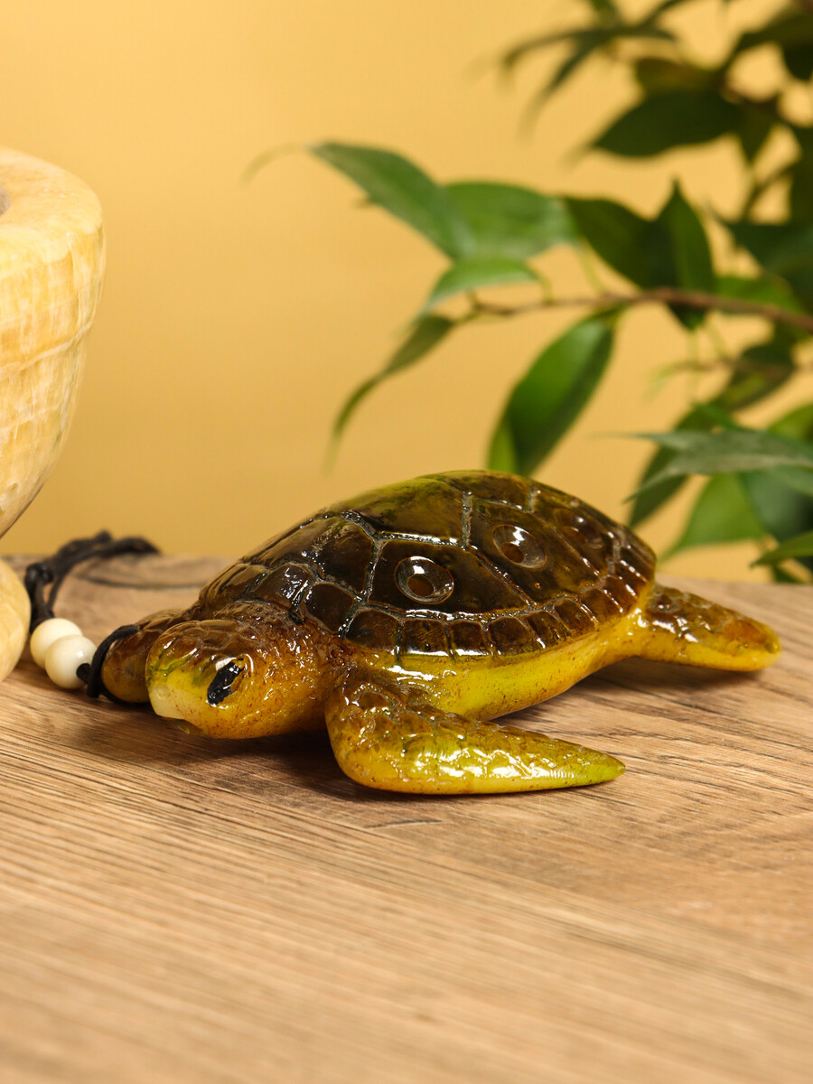 

Сувенирный музыкальный инструмент свисток