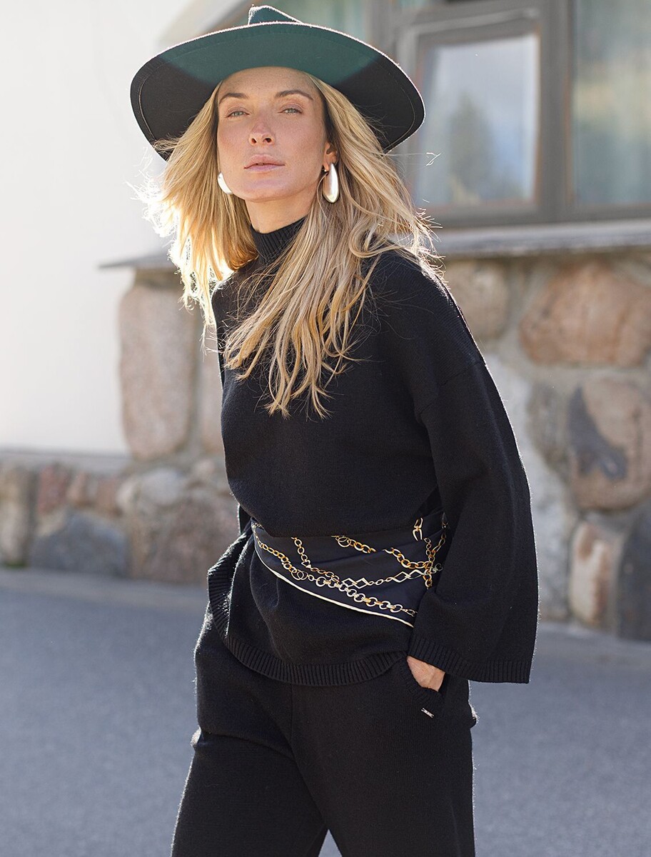 

Свитер, Черный