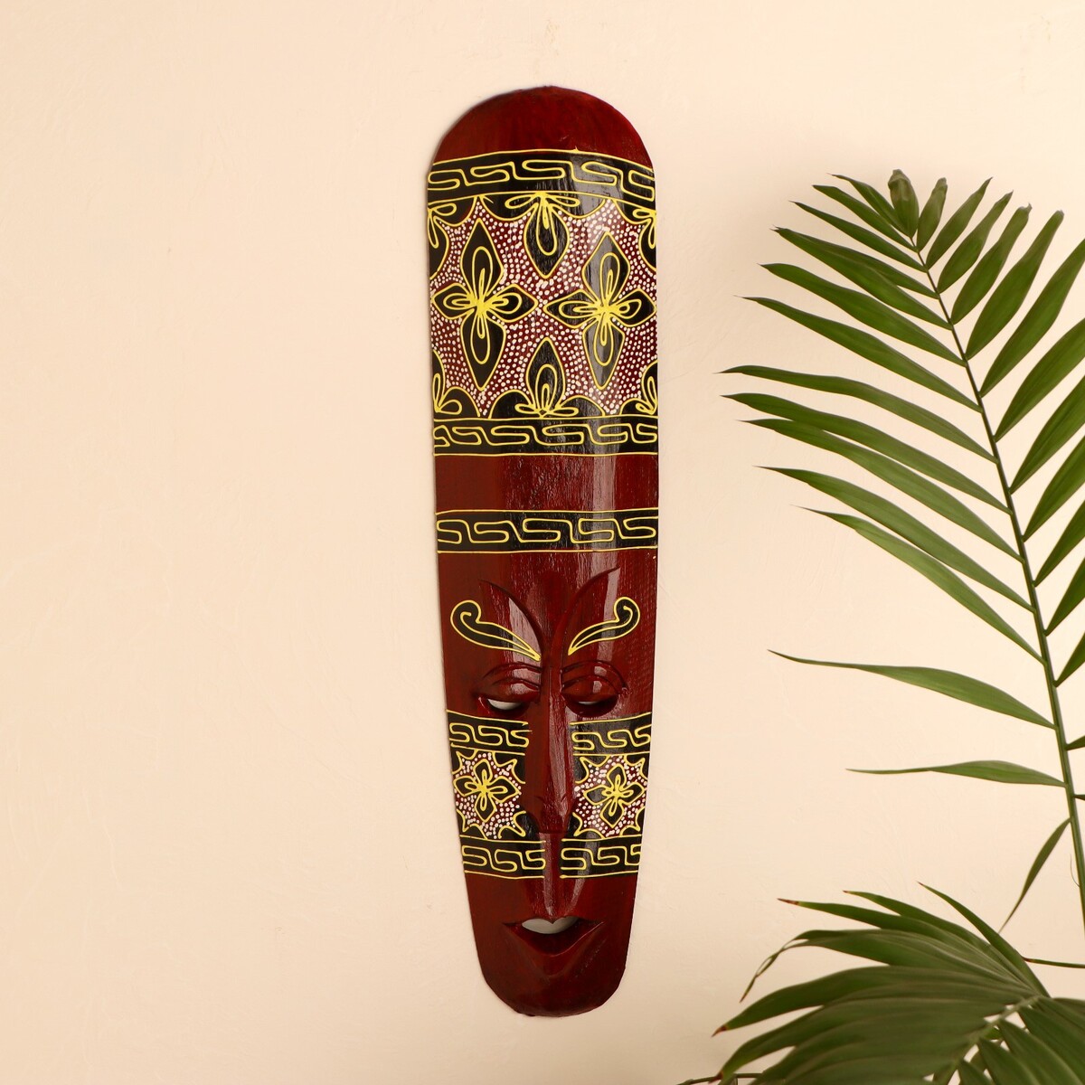 

Маска настенная дерево