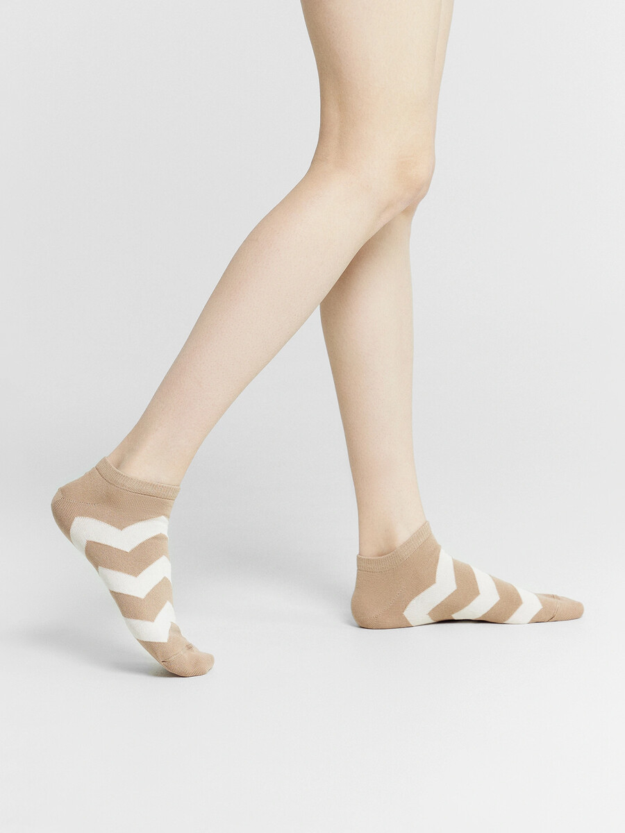 

Носки женские коричневые с рисунком в виде зигзага, Бежевый;капучино
