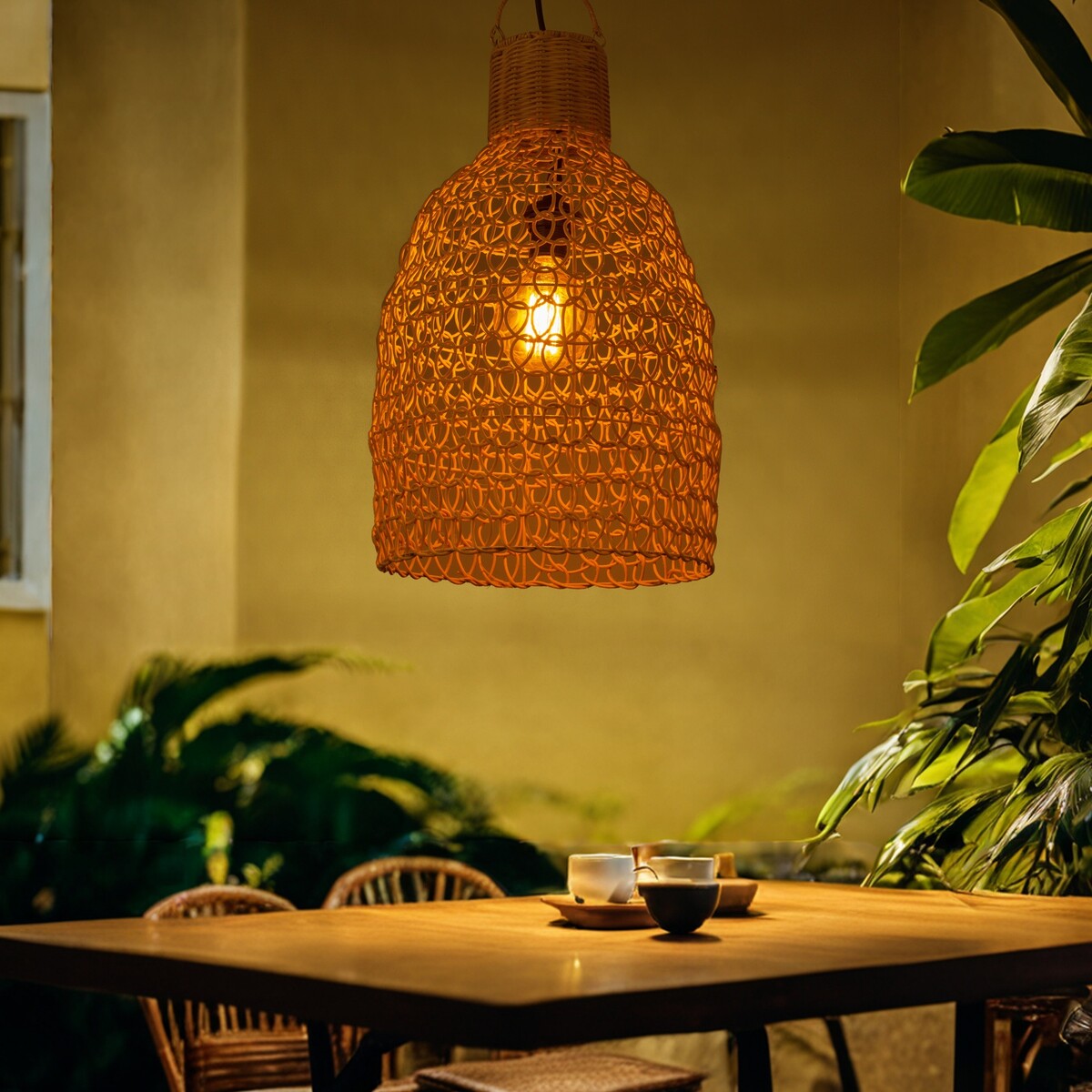 

Светильник потолочный из ротанга