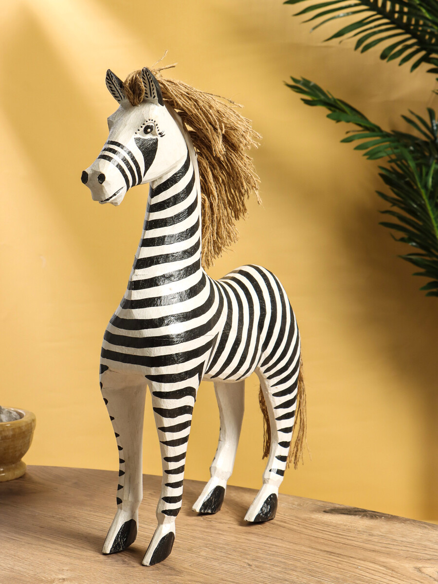 

Сувенир, Белый;черный