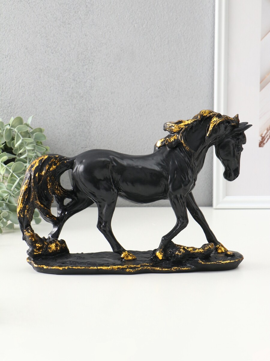 

Фигура, Черный