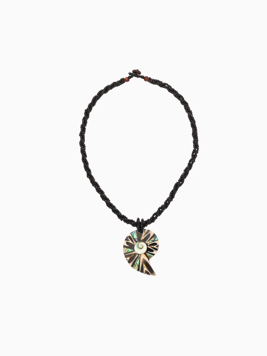 

Кулон, Черный