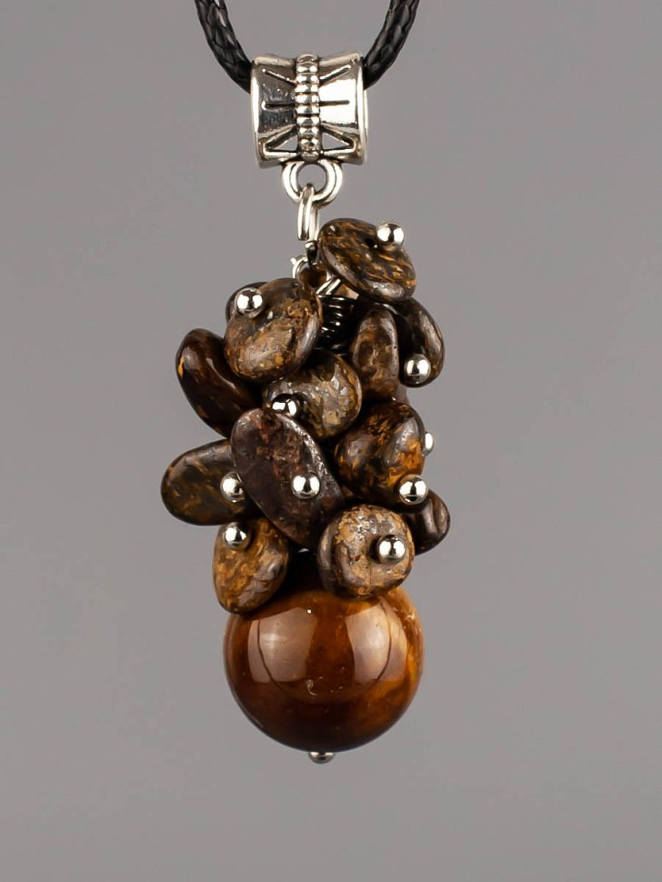 

Кулон, Коричневый