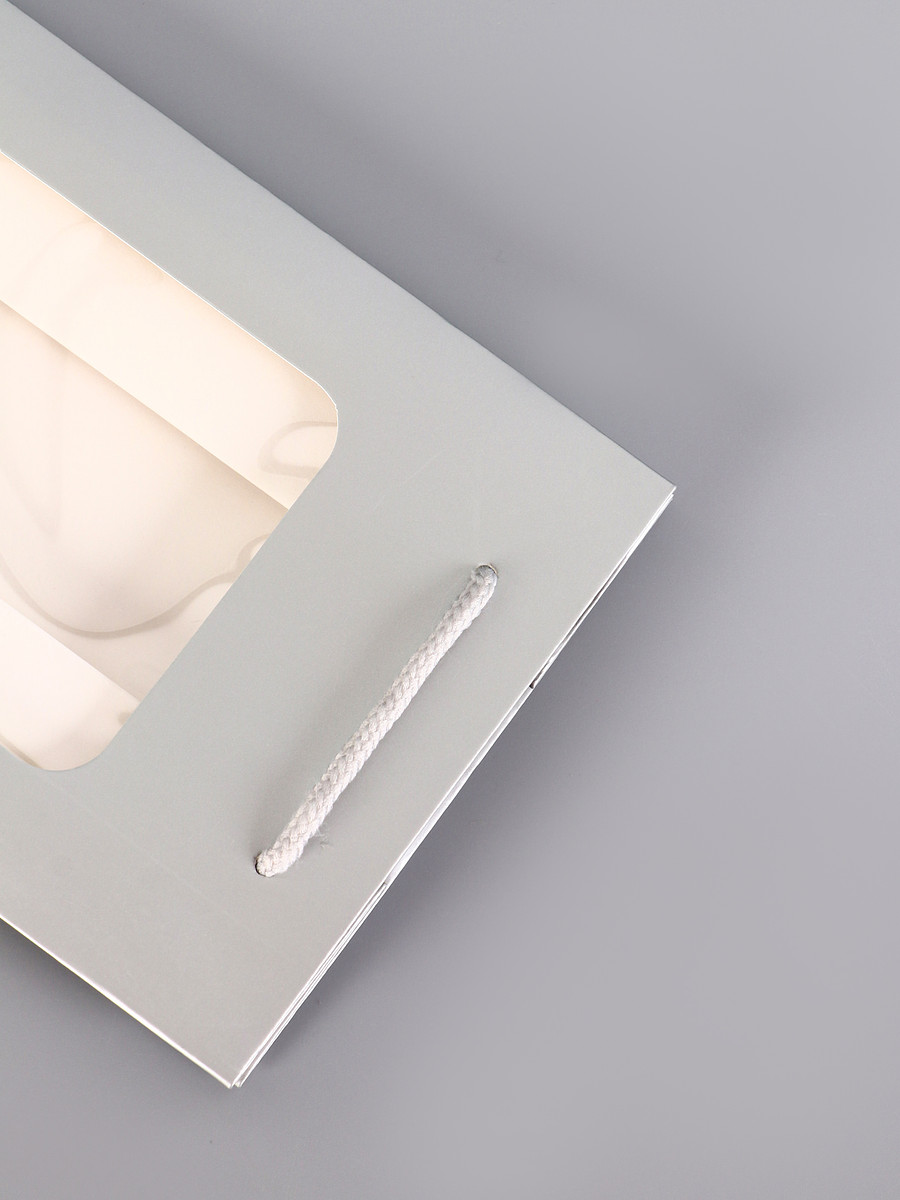 

Пакет подарочный под бутылку с pvc окном 12.5×8.5×36 см, серебряный, Серый