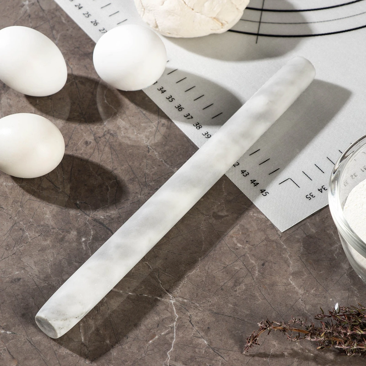 

Скалка из мрамора magistro, 25×2.2×2.2 см, белая, Белый