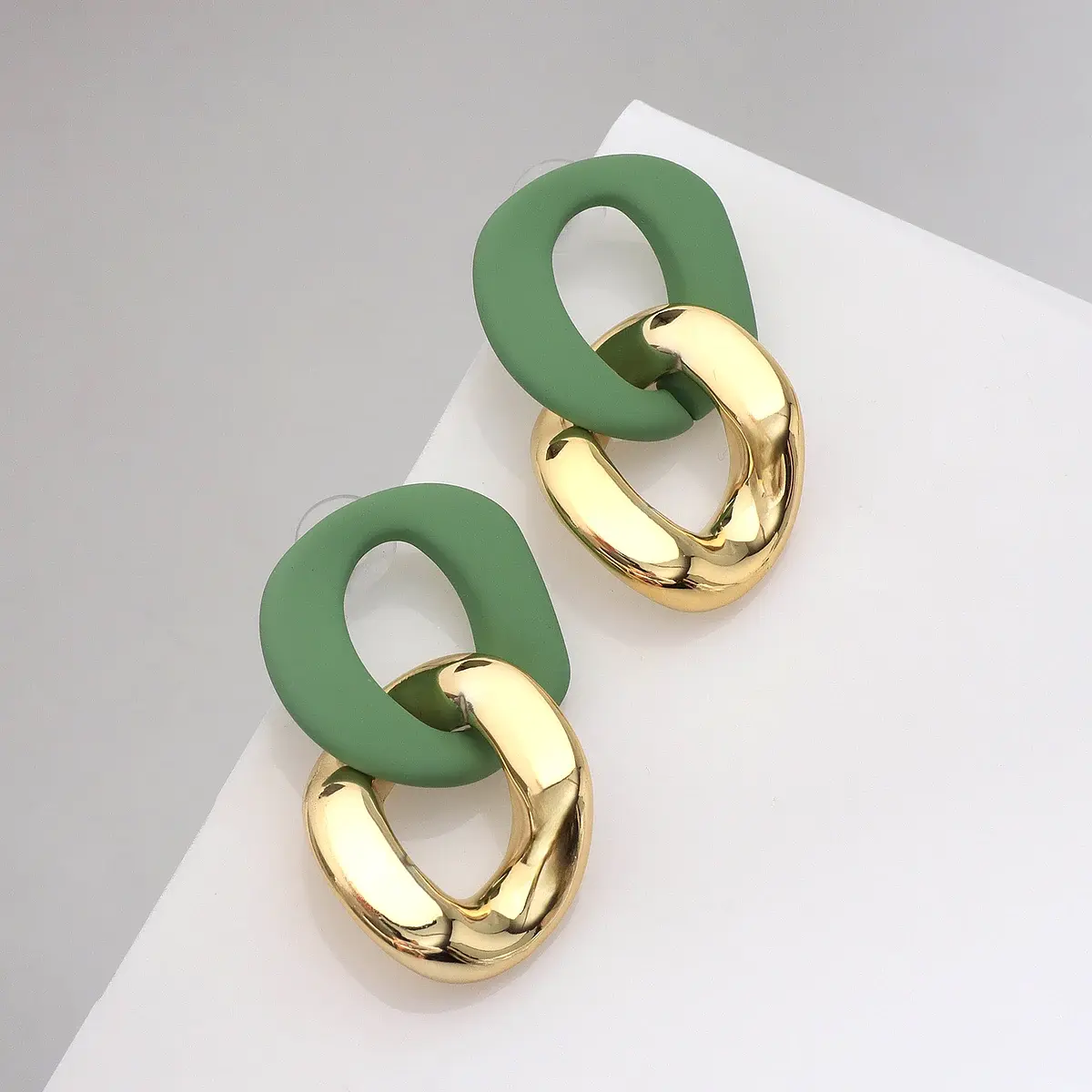 

Серьги пластик, Зеленый;золотистый