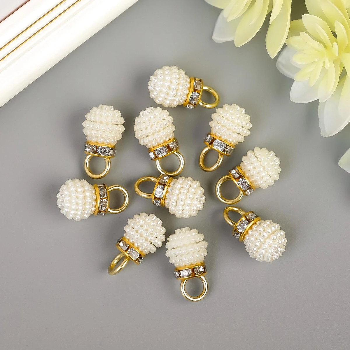 

Декор для творчества пластик, Белый