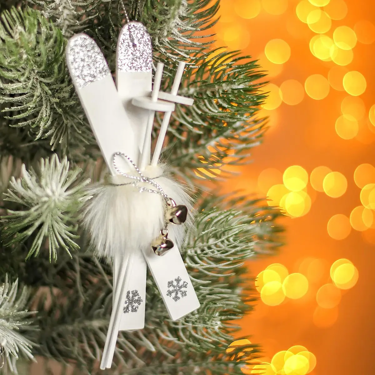 

Елочная игрушка, Белый