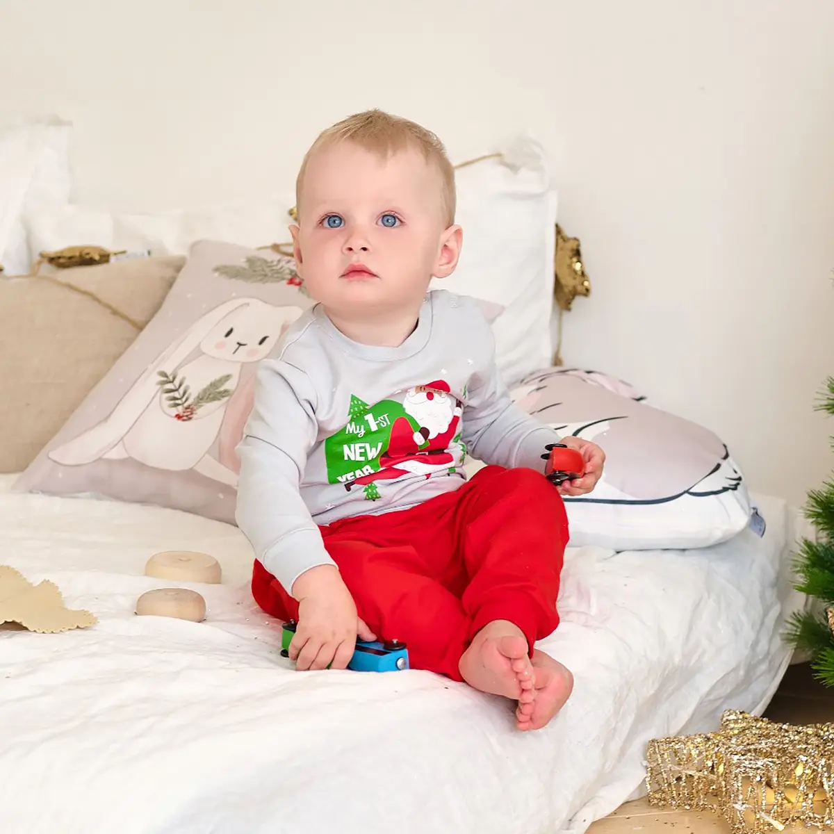 

Костюм джемпер брюки, Красный;серый