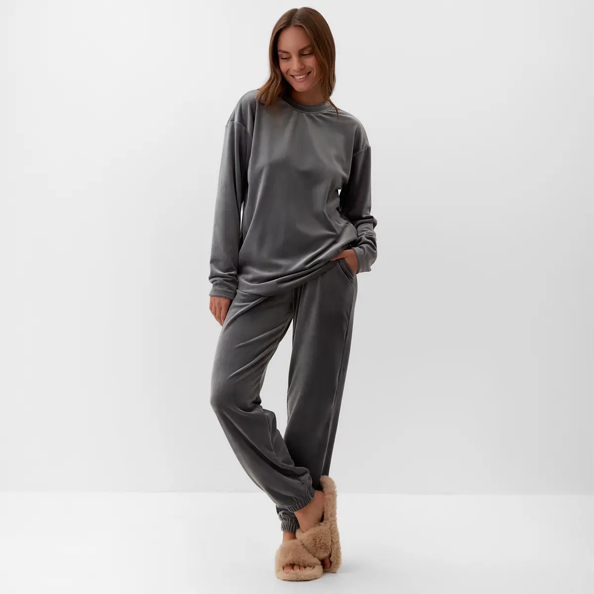 

Костюм свитшот брюки, Серый