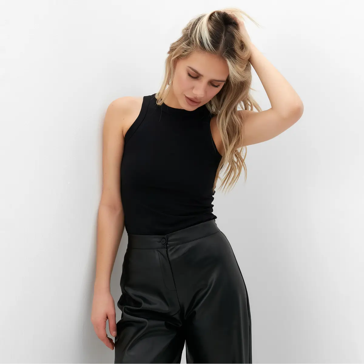 

Майка, Черный