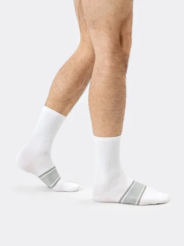 Носки мужские белые с рисунком в виде по