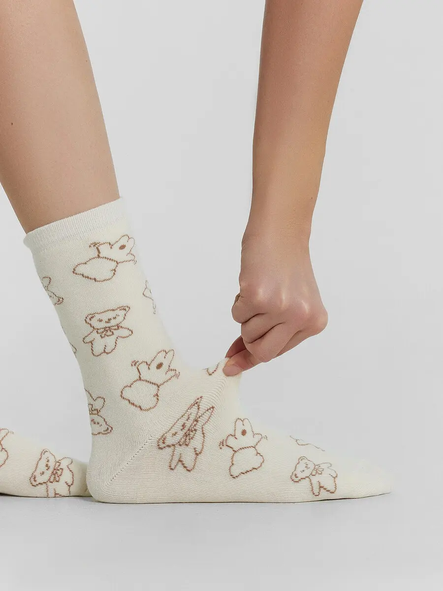 

Носки женские кремовые с узором в виде медвежат, Бежевый;молочный