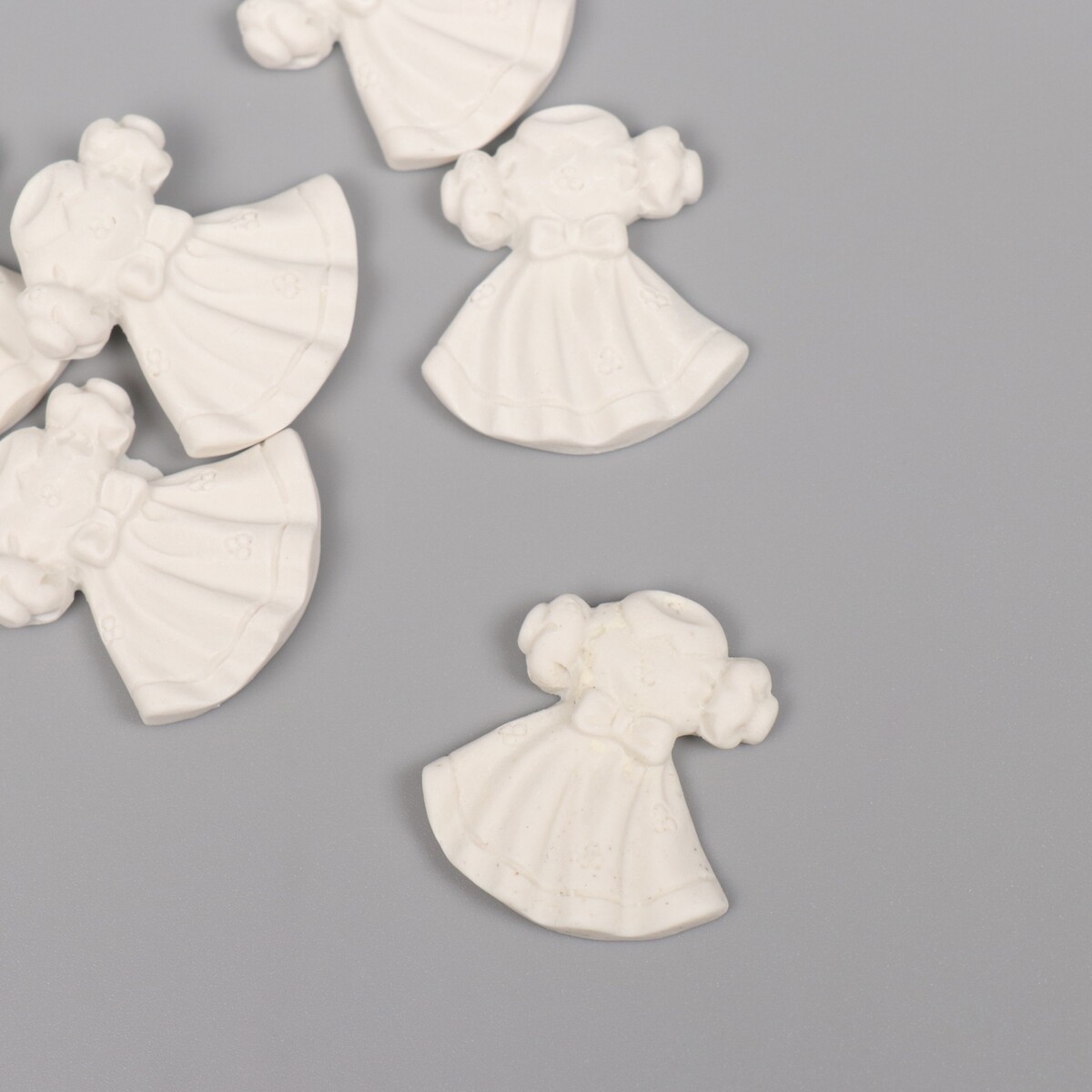 

Декор для творчества полистоун, Белый