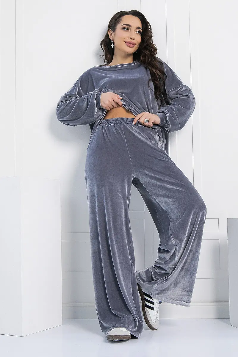 

Костюм, Серый