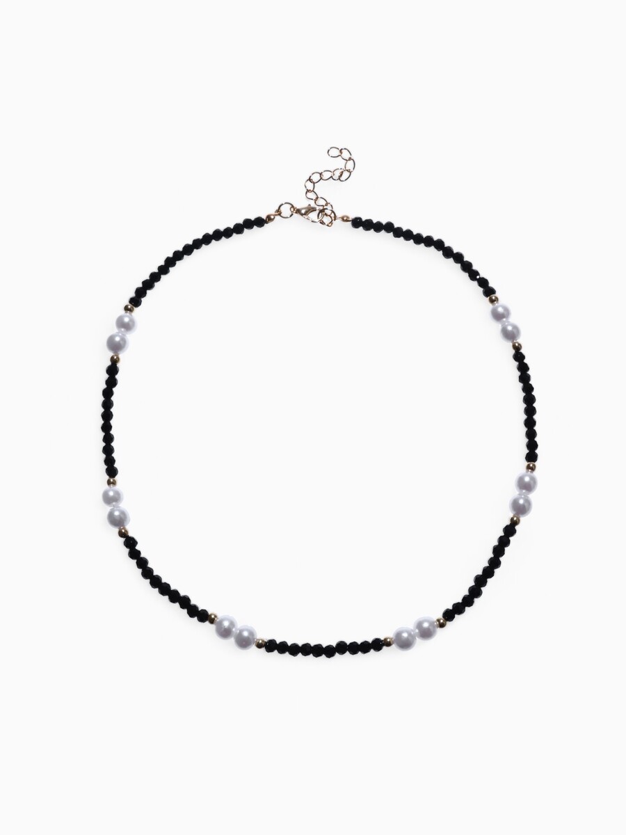 

Бусы, Черный