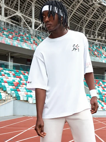 Футболка мужская белая с принтом и логот