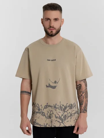 Футболка мужская бежевая с принтом