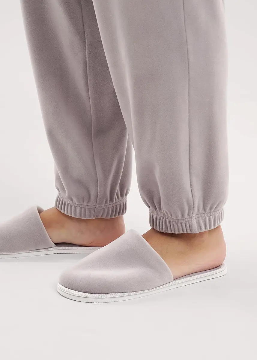 

Тапки, Серый