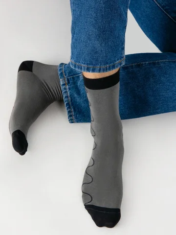 Носки мужские серые с рисунком волны