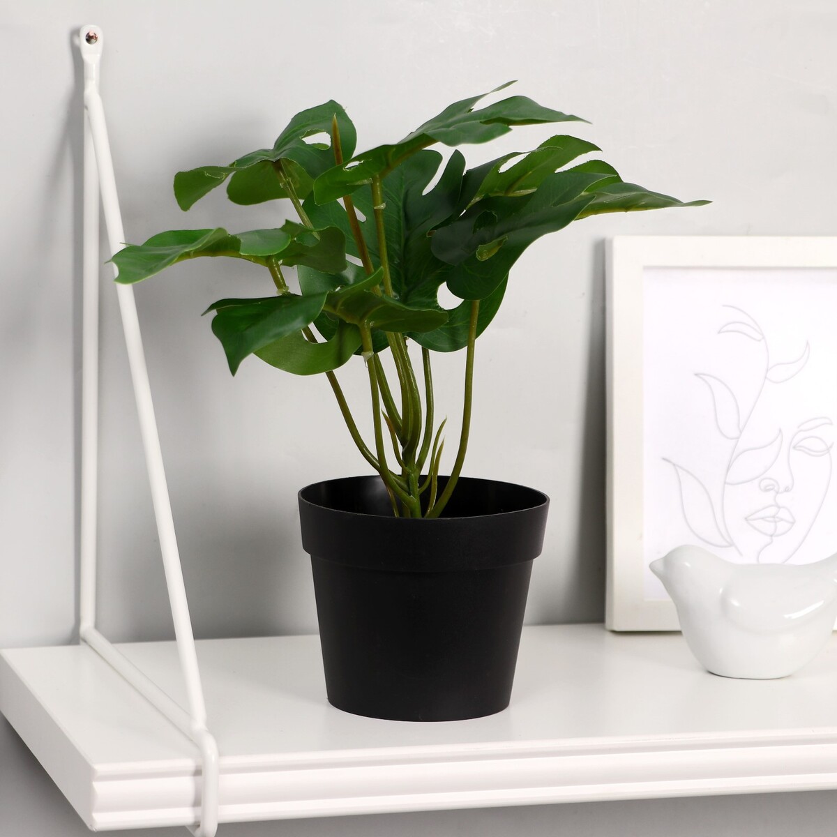 

Искусственный цветок в горшке, Зеленый