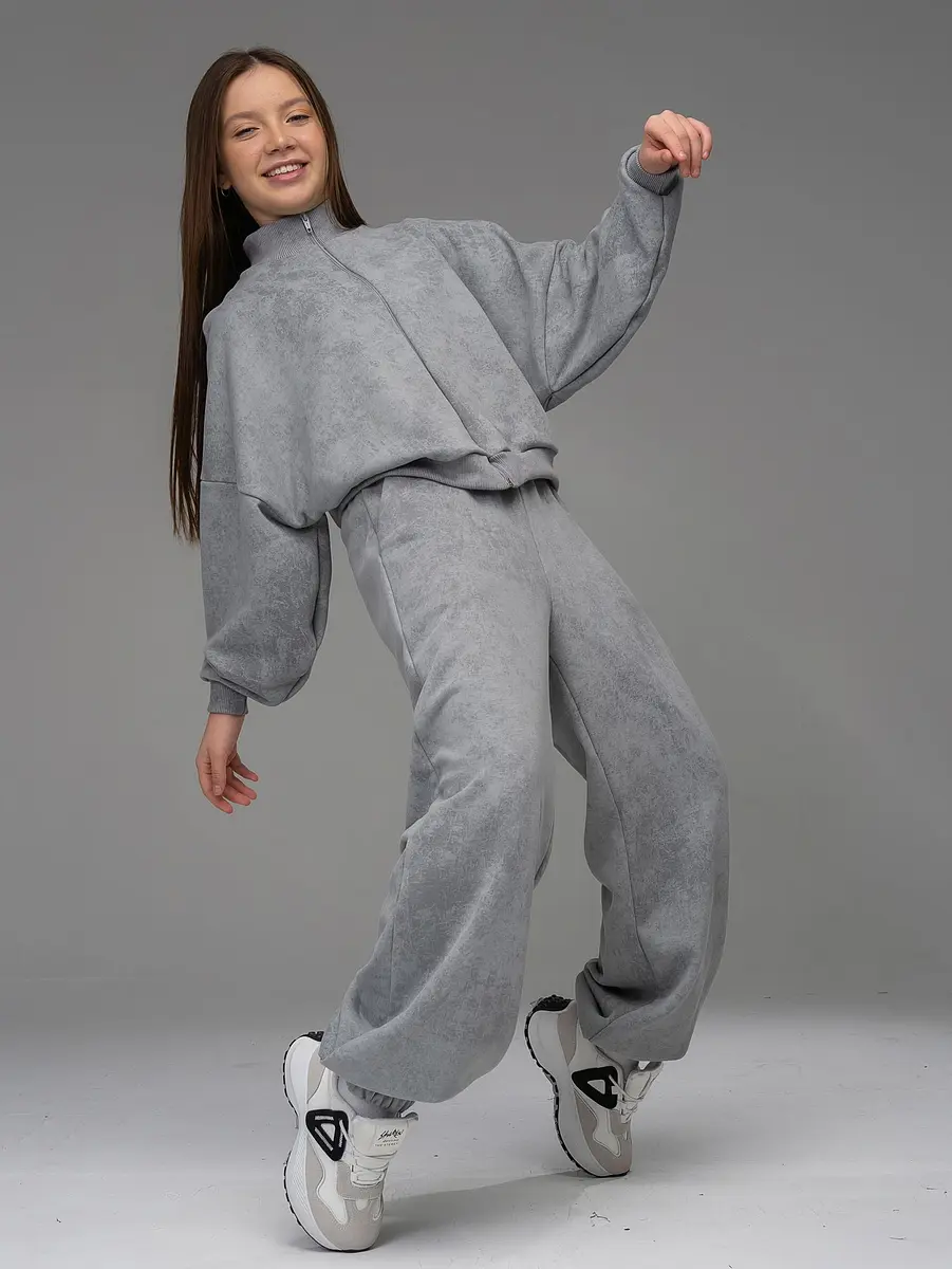 

Костюм, Серый