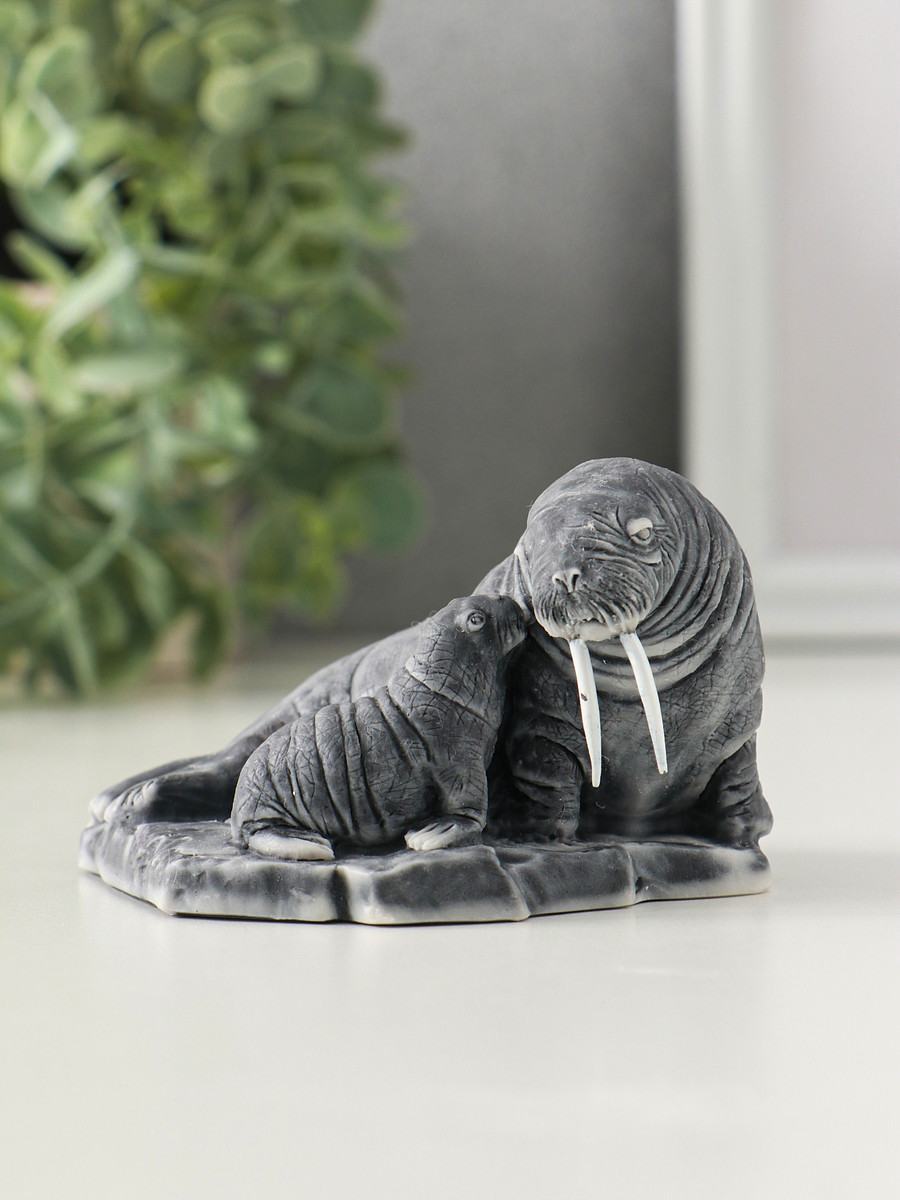 

Фигурка, Серый