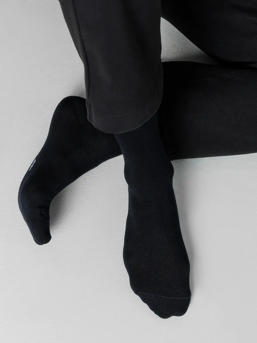 

Мужские высокие носки черного цвета из шерсти и бамбука, Черный