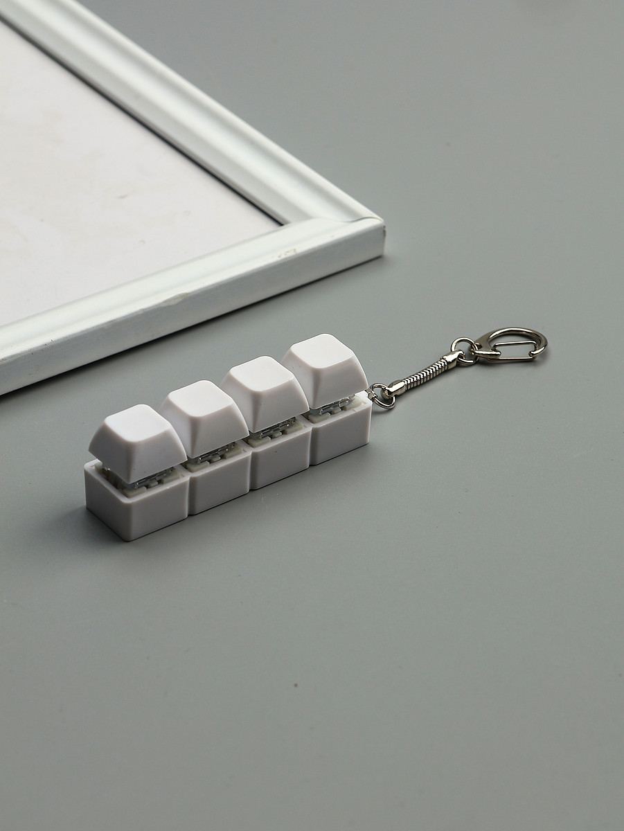 

Брелок - антистресс для ключей на карабине, Белый