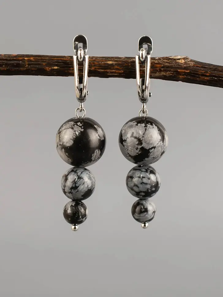 

Серьги, Серый