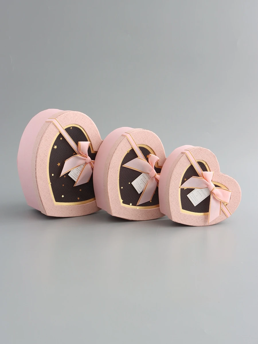 

Набор коробок 3 в 1 сердца 22 х 20 х 9; 18.5 х 17 х 7.5; 16 х 14 х 6 см