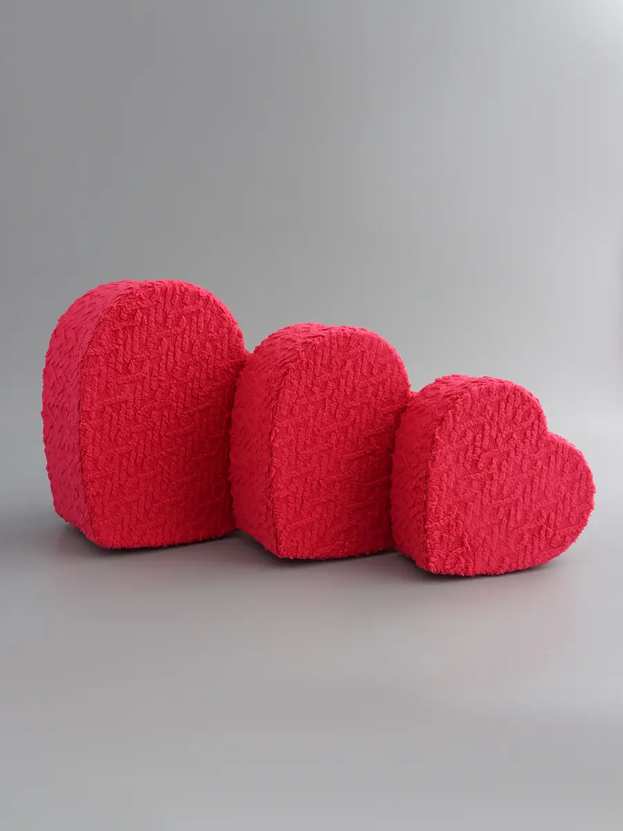 

Набор подарочных коробок 3 в 1 сердца, красный, плюшевая поверхность, l：30×27.5×12 см m：25.5×23.5×10 см s:20.7×19.5×8 см