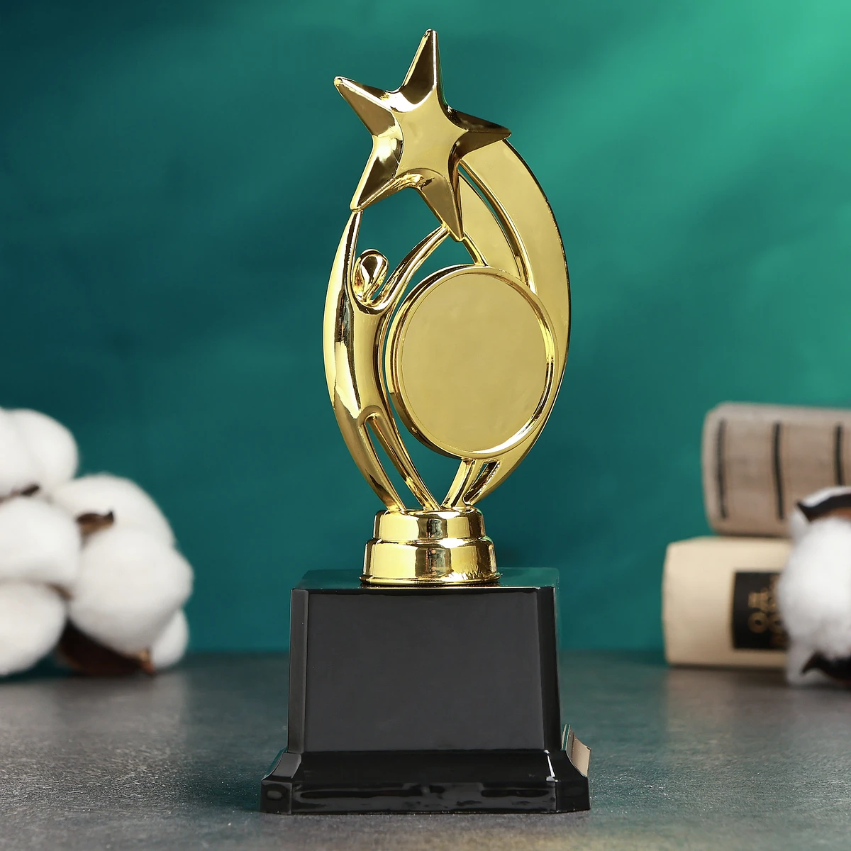 

Фигура наградная, стела, Золотистый