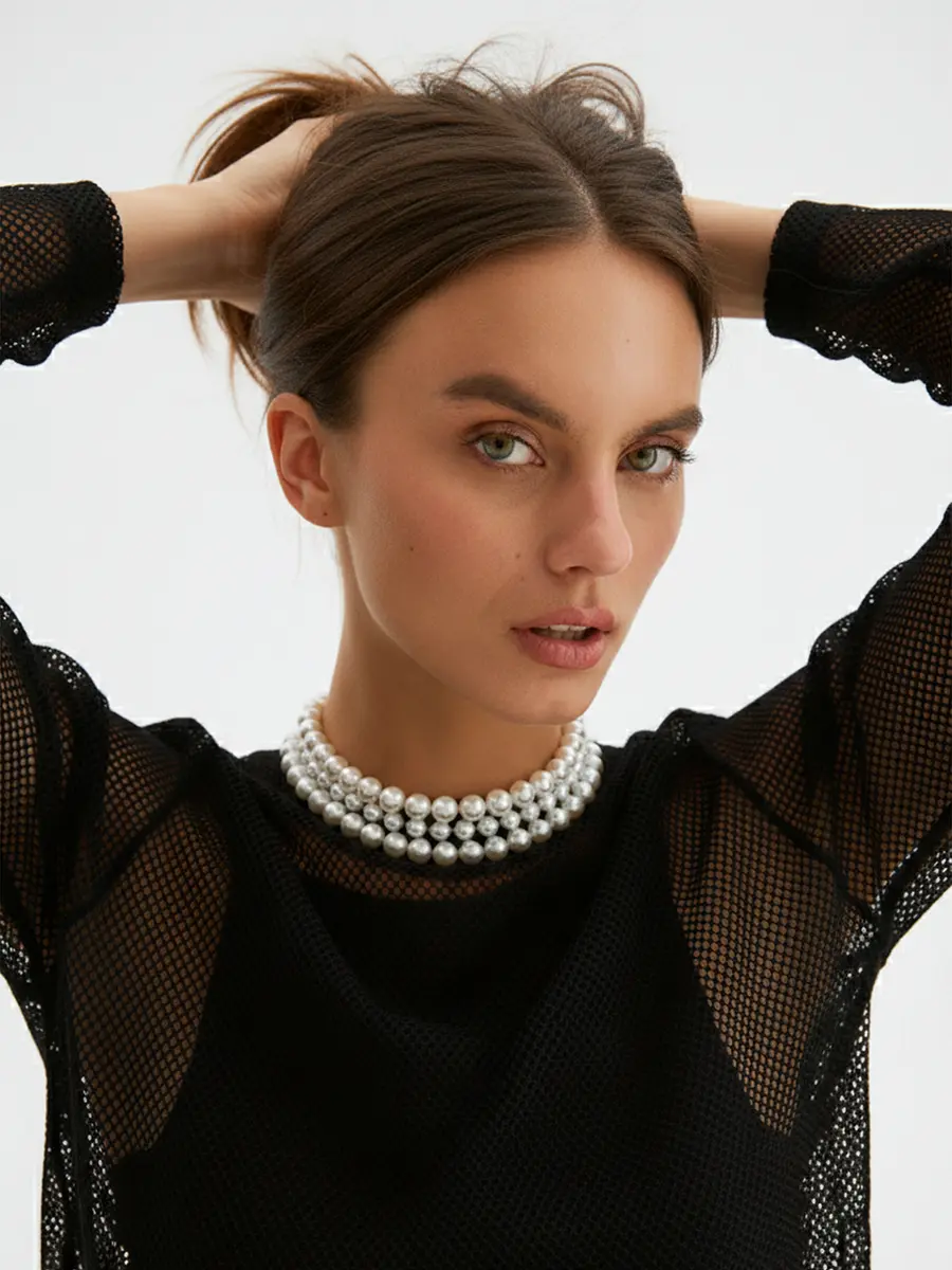 

Чокеры из бусин, Белый