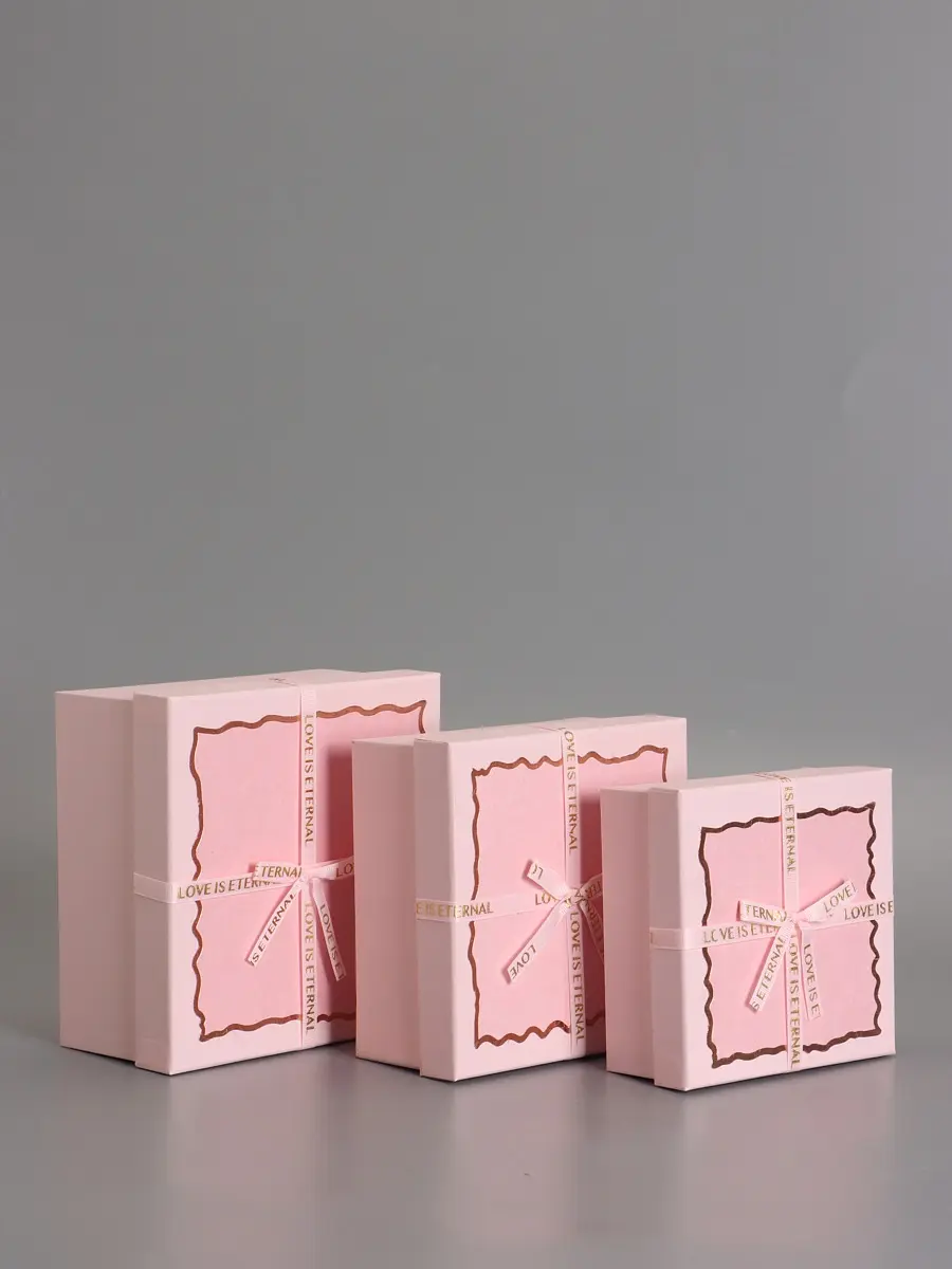 

Наборок коробок 3 в 1 прямоугольные 19*19*9.8 17*17*8.0 15*15*6.5 см