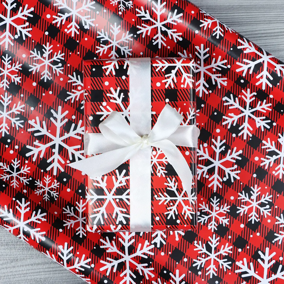 

Бумага упаковочная новогодняя глянцевая, Черный;красный