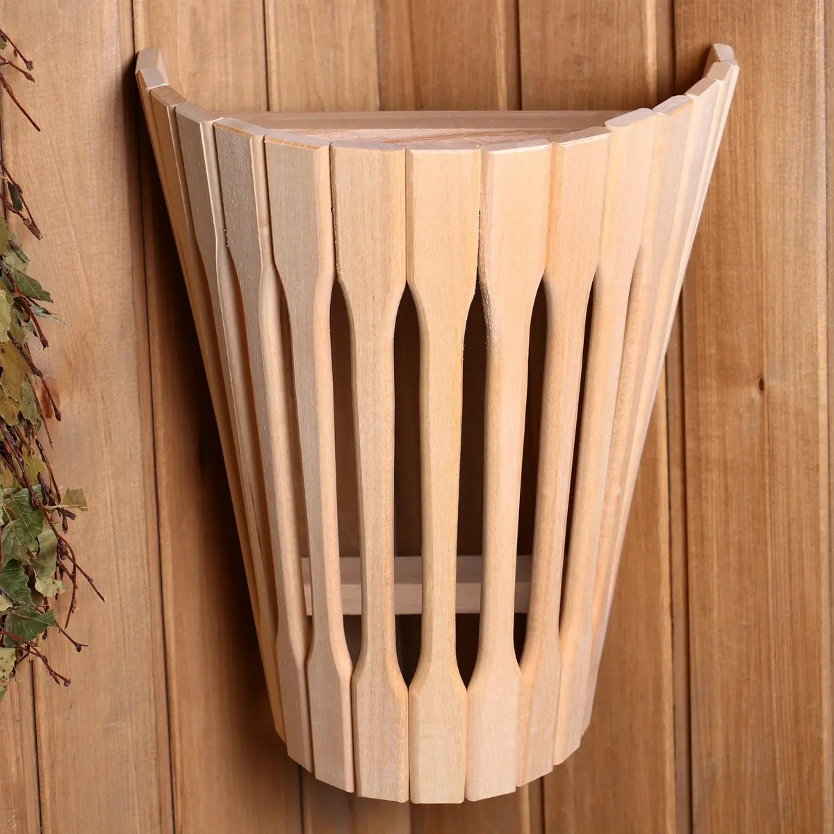 

Абажур из липы, настенный