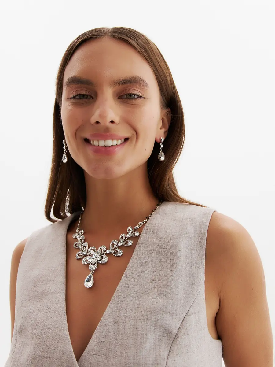 

Набор 2 предмета: серьги, колье, цветок, белый в серебре, 45 см